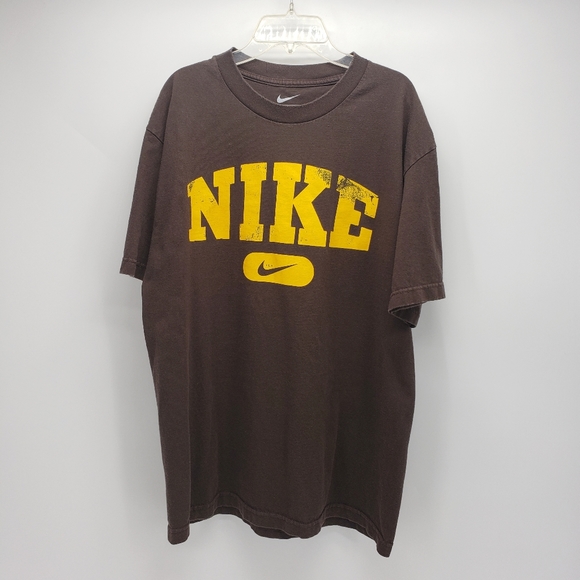 Nike | Shirts | Nike Graphic Tee 